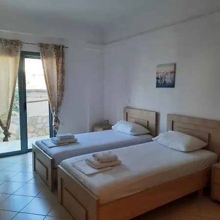 Tasos 4*