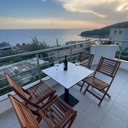 Tasos Himare