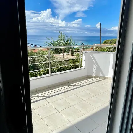 Tasos Guest house *