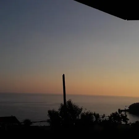 Tasos 4*